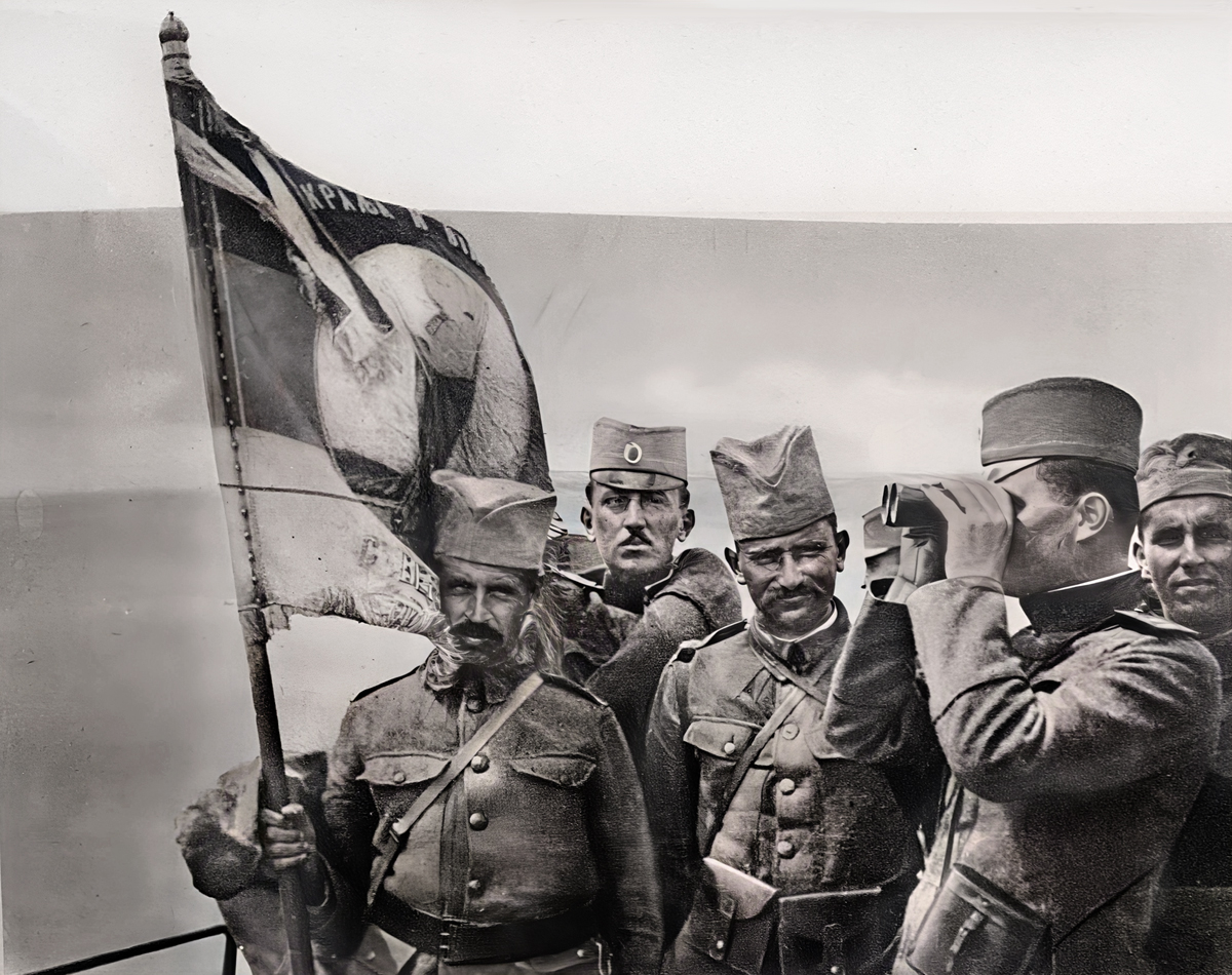 Treći pešadijski puk Moravske divizije sa pukovskom zastavom 1916. g. (reparirana verzija)