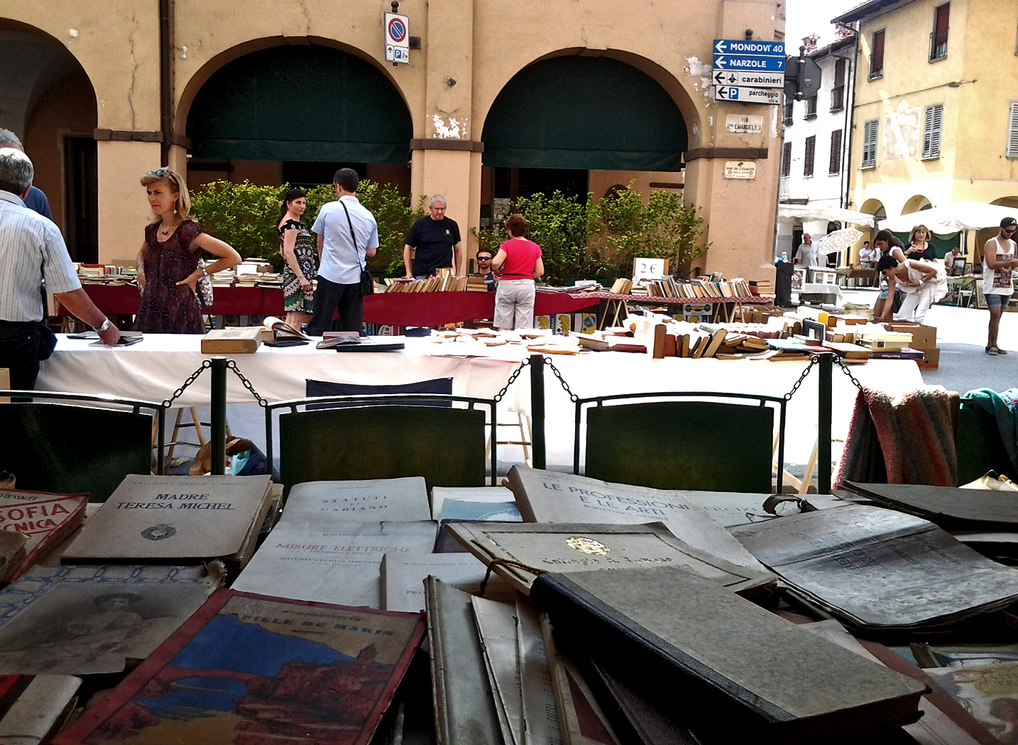 Mercato Del Libro Antico E Della Carta a Cherasco 2012 (2)