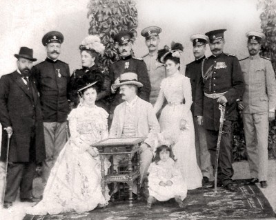 Kralj Aleksandar i Kraljica Draga Obrenović sa oficirima (original)