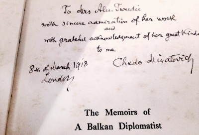 Potpis Čedomilja Mijatovića iz 1918. na prvom izdanju knjige: Memomari balkanskog diplomate