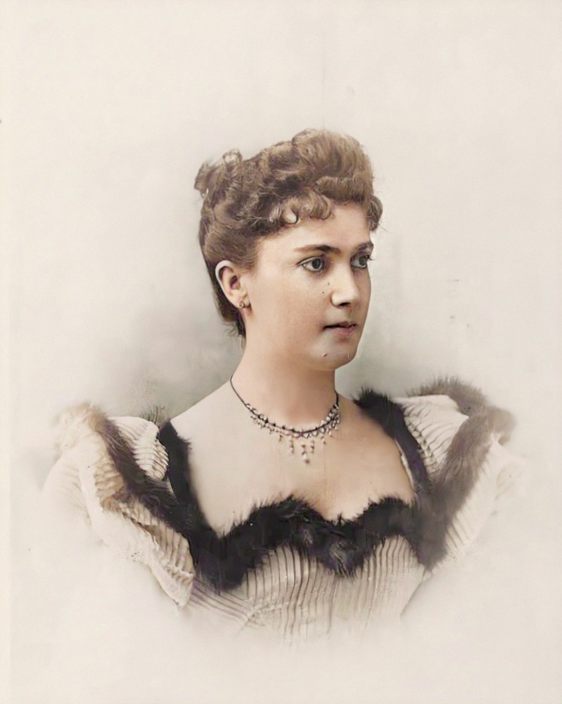 Kraljica Draga Obrenović, razglednica iz 1903. (restaurirana i obojena verzija)