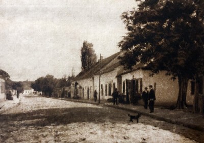 Glavna ulica u Obrenovcu oko 1920. godine