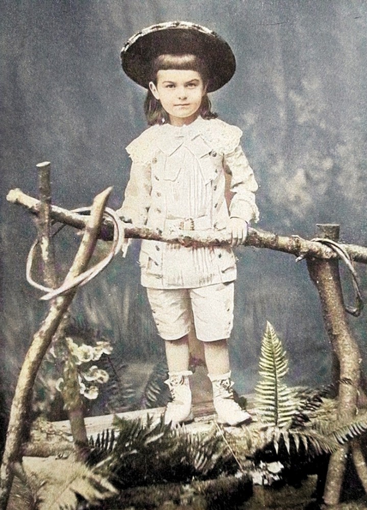 Aleksandar Obrenović u dobi od 6 godina 1882. (obojena)