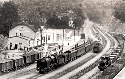 Nekadašnja železnička stanica Topčider sa dvorskom čekaonicom