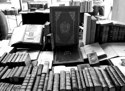 Ulicni prodavci starih knjiga - 55487